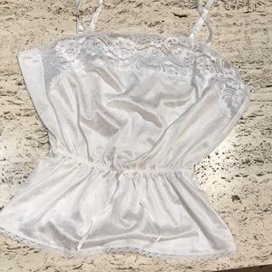 White lace camisole white Warner’s petal parfait